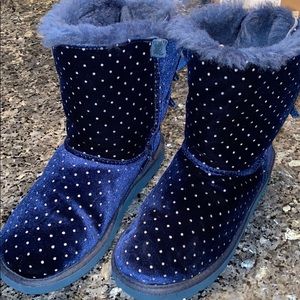 Girls Bow UGG boots Size 5